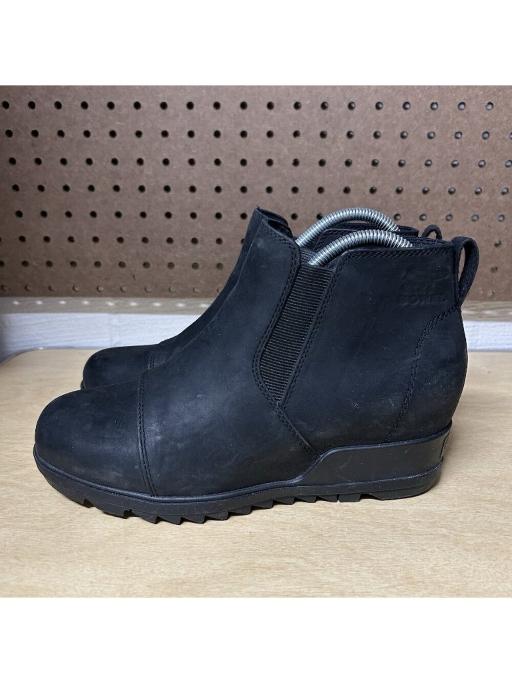 Sorel Evie Chelsea Boots Size 9 Black Leather Wedge Cap Toe NL4925-010